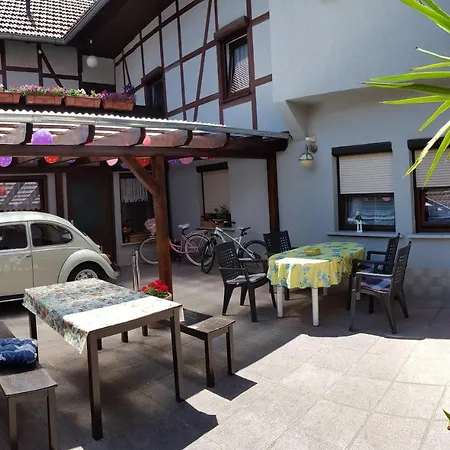 Gaestezimmer & Ferienwohnungen Thon Herbsleben Экстерьер фото
