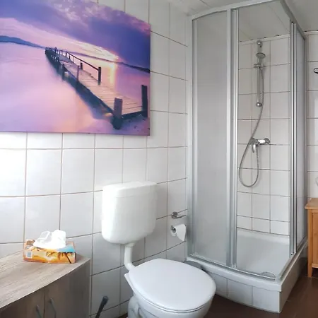 Gaestezimmer & Ferienwohnungen Thon Herbsleben Экстерьер фото
