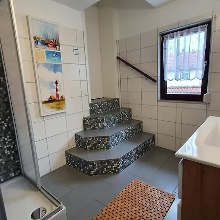 Gaestezimmer & Ferienwohnungen Thon Herbsleben Экстерьер фото